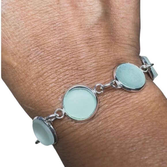 Sea Glass & Silver Plated Cabochon Bracelet - Picture 3 of 11